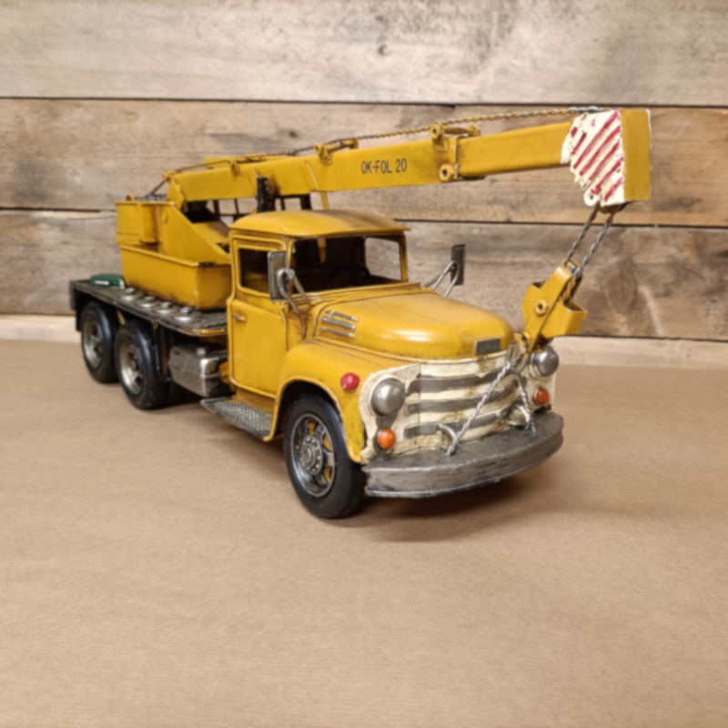Retro kraanwagen geel